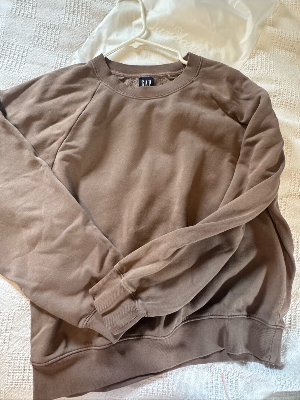 GAP women’s Crewneck Sweater in Taupe